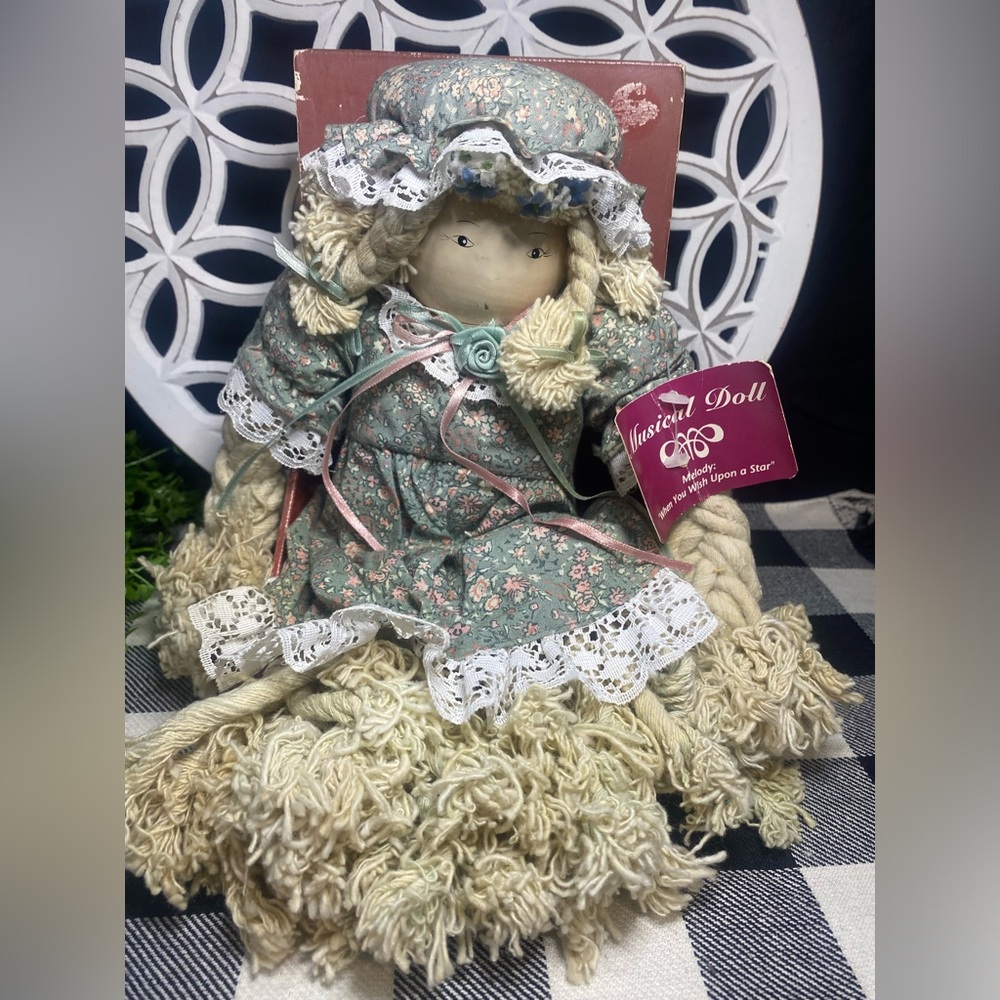 Vintage Floral Musical Wind‎ Up Mop Doll